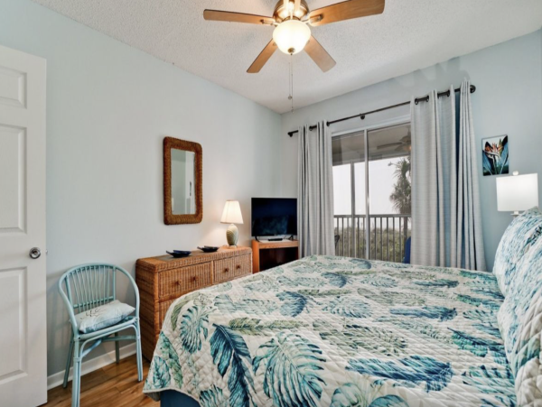 Holmes Beach 2 Bedroom Beach Front Vacation Rental Sleeps 4